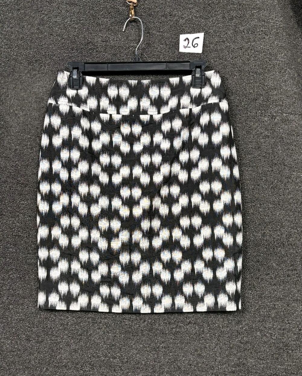 Lundstrom Straight Pencil Skirt Size 6 Black White Polka Dot Pleated Lined